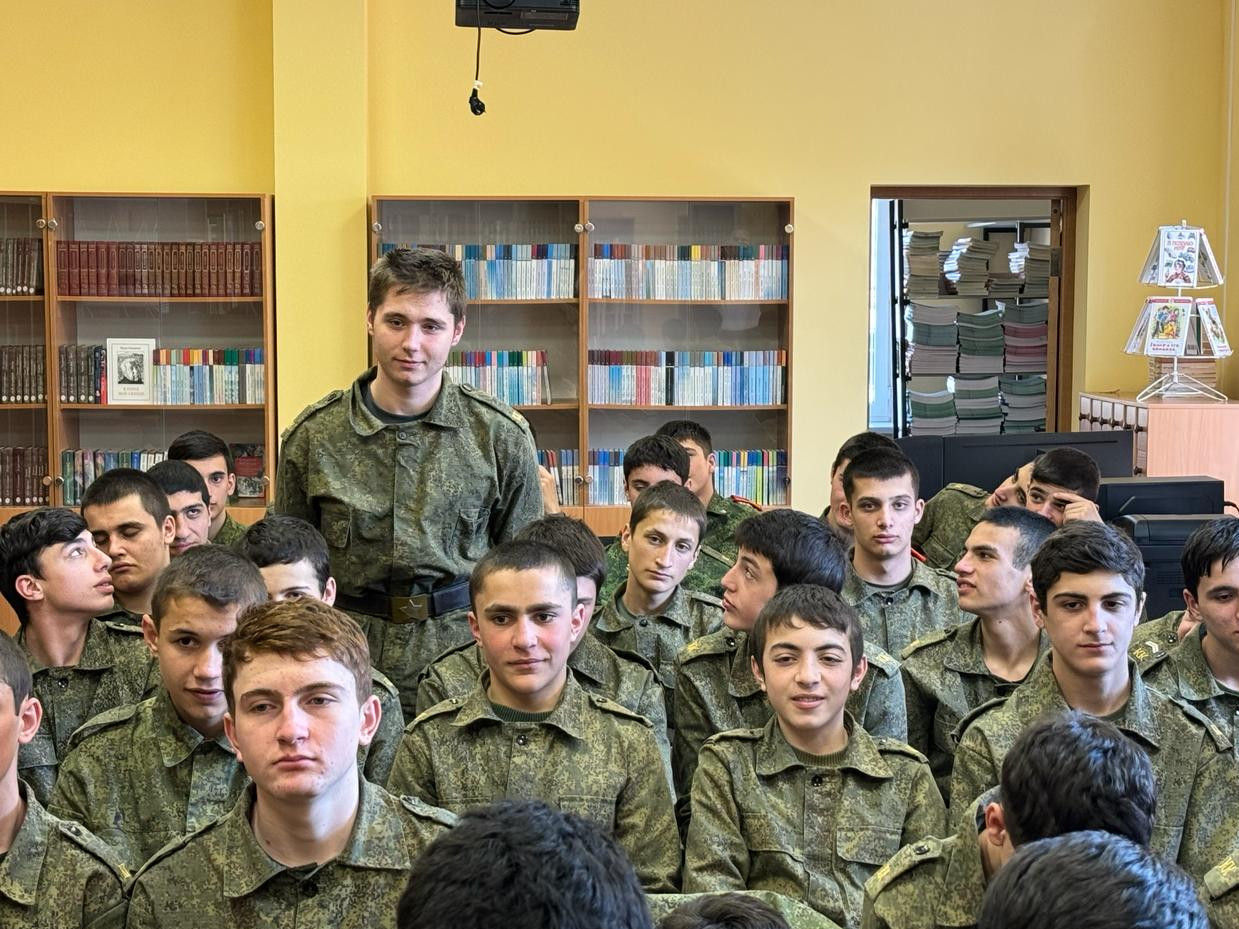 Миннац РД провел встречу с воспитанниками МБОУ «Дербентский кадетский корпус (школа-интернат)» им. В. А. Эмирова